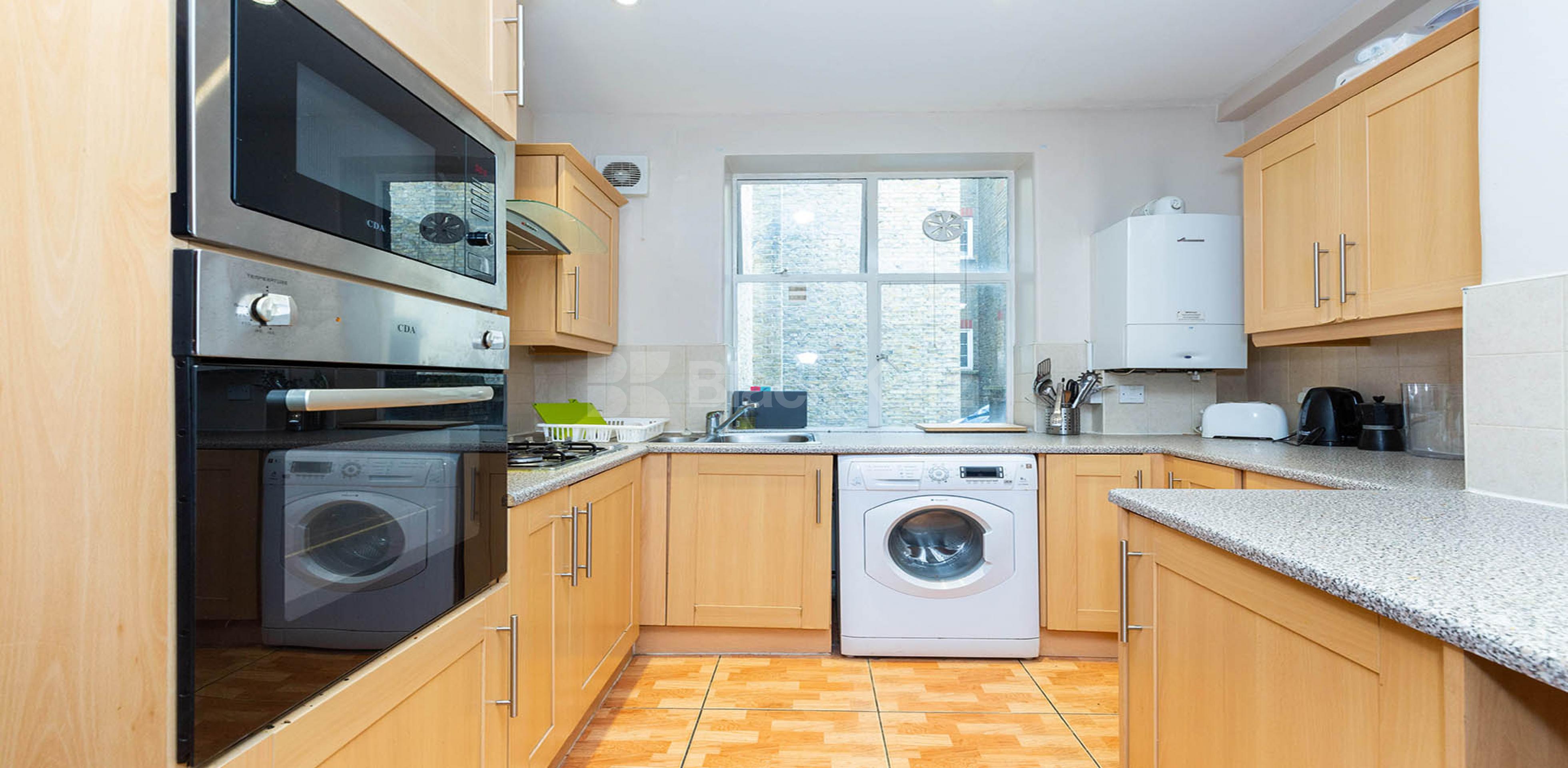 Spacious two bed good for three sharers mins to Euston Cranleigh Street, Camden NW1